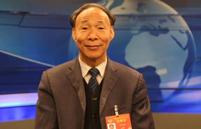 全國政協(xié)常委、中國作家協(xié)會副主席白庚勝：民族文化的保護與發(fā)展